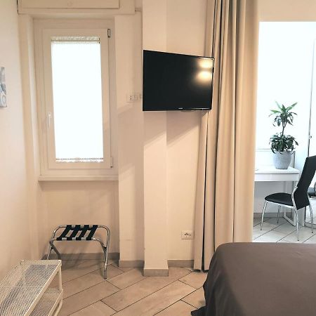 Tre R Eur Bed & Breakfast Rome Bagian luar foto