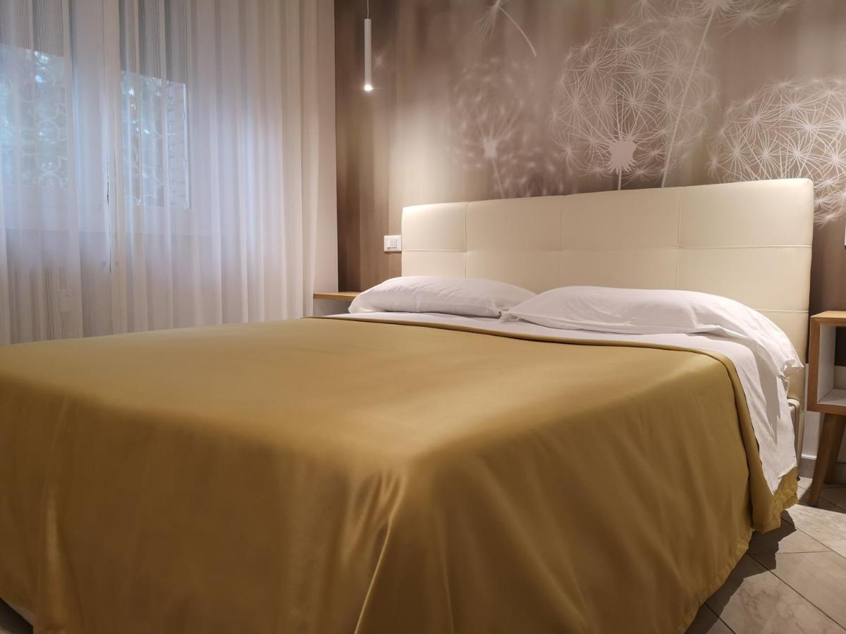Tre R Eur Bed & Breakfast Rome Bagian luar foto