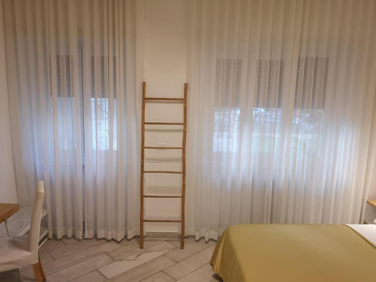 Tre R Eur Bed & Breakfast Rome Bagian luar foto