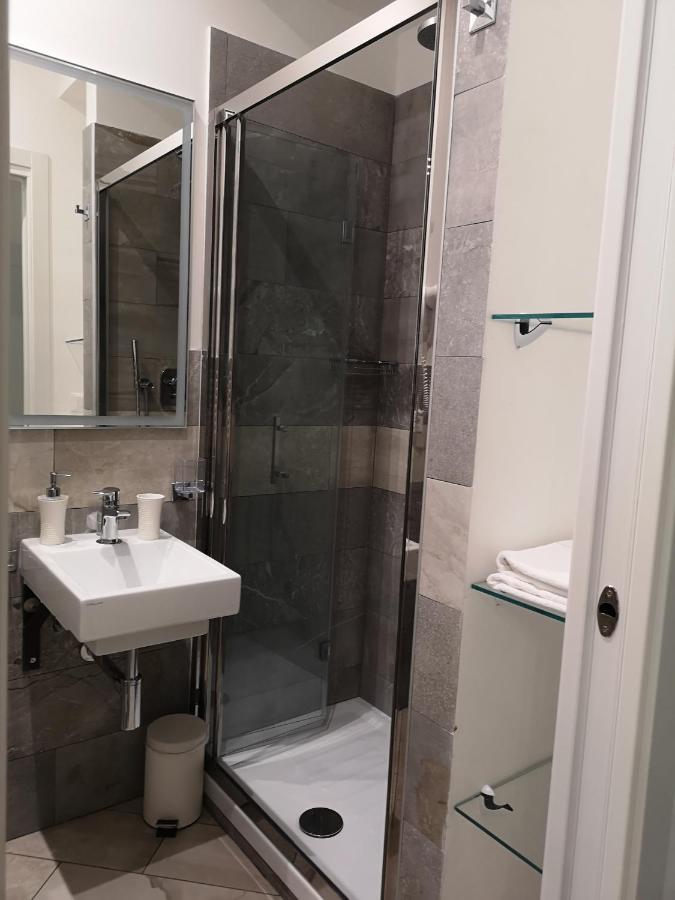 Tre R Eur Bed & Breakfast Rome Bagian luar foto